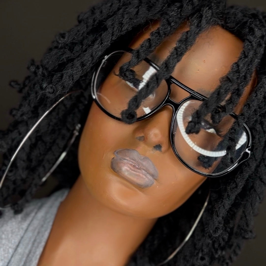 The FINGERCOMBER TWIST-IN/TWIST-OUT Styling Unit