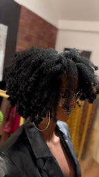 The FINGERCOMBER TWIST-OUT styling unit