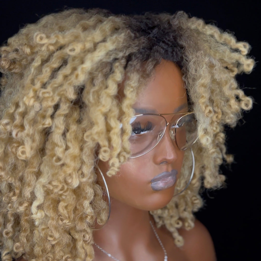 The FINGERCOMBER TWIST-IN/TWIST-OUT Styling Unit - Almost Reisling