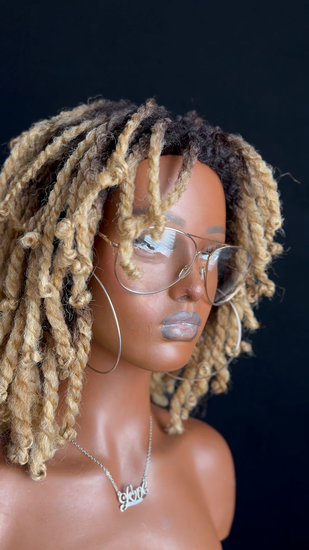 The FINGERCOMBER TWIST-IN/TWIST-OUT Styling Unit - Almost Reisling