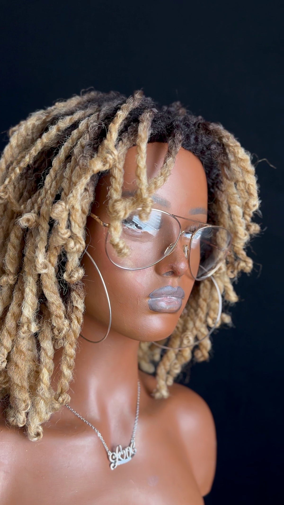 The FINGERCOMBER TWIST-IN/TWIST-OUT Styling Unit - Almost Reisling
